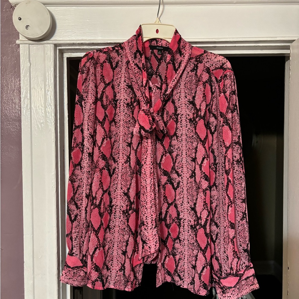 Ladies plus size long sleeve shirt
